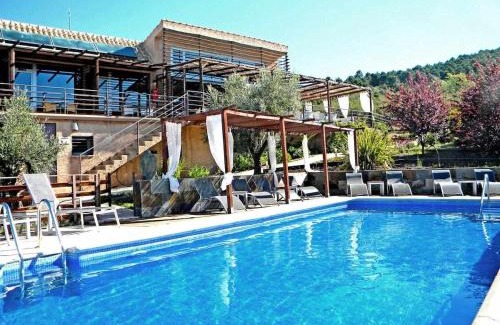 Hontanar House | Discover El Refugio de Cristal: Oceanfront Family Getaway