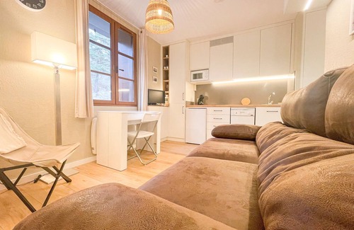 Enveitg Apartment | Discover El Refugio de Enveitg: Relaxing Spa & Pool