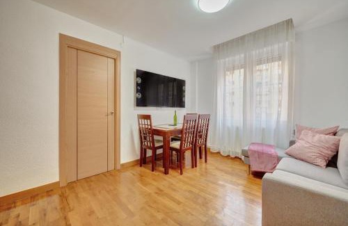 Logrono Apartment | El refugio de Marqués by Clabao