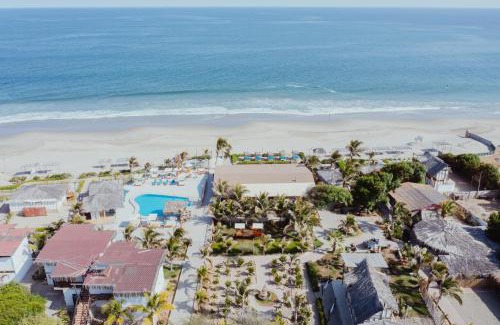 Vichayito Hotel | Discover El Refugio de Vichayito: Pet-Friendly Beach Retreat
