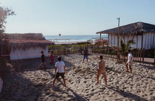 Vichayito Hotel | Discover El Refugio de Vichayito: Pet-Friendly Beach Retreat
