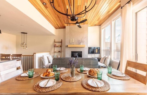 Teepee Town House | El Refugio - Private Townhouse with Breathtaking Views