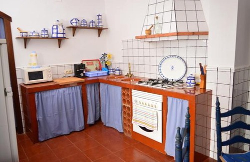 Oliva de la Frontera Apartment | El Regocijo: Pet-Friendly Retreat with Spa & Family Amenities