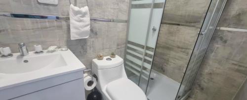 San Carlos de Bariloche House | Experience El Rincón in Bariloche's Serene Forest