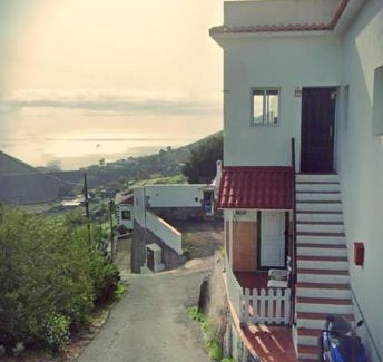 Santa Cruz de Tenerife Apartment | Sea-View Retreat at El Rincón del Senderista - Guest Rated 8.7