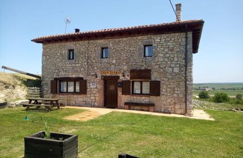 Atapuerca House | Guest Rated: El Rincón de Atapuerca - Family and Pet Friendly