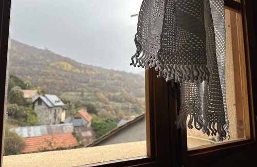 Larrede House | Discover El Rincón de Cayetana: Garden, Fireplace & Spa
