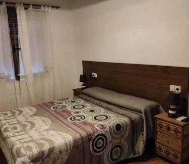 Candeleda Hotel | Discover El Rincón de los Riveros: Rated 9.2/10 with Dining