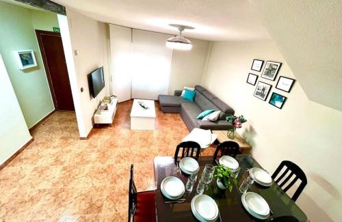 Castejon House | Discover El Rincón de Neza: Family-Friendly with Breakfast