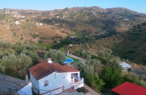 Archez House | Relax at El Rincón de Tetuán with Ocean Views & Pool