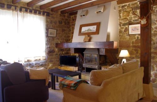 Cieza House | Discover El Rincón del Besaya: Pet-Friendly 4-Star Retreat