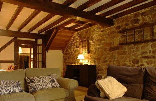 Cieza House | Discover El Rincón del Besaya: Pet-Friendly 4-Star Retreat