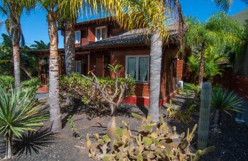 Tejina House | Oceanfront El Rincón Del Huroncillo: Top Rated Getaway