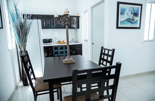 Colima House | Discover El Rincon De Los Angeles: Spa & Family-Friendly Stay