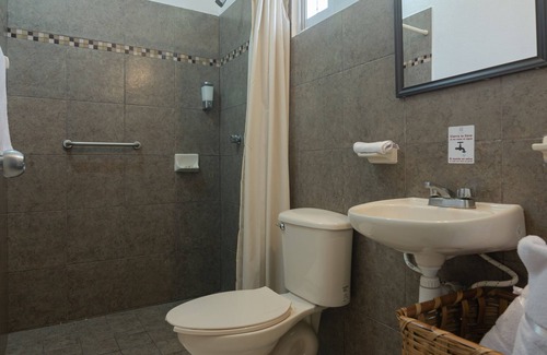 Colima House | Discover El Rincon De Los Angeles: Spa & Family-Friendly Stay