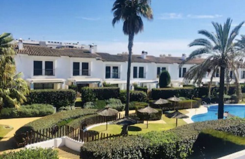 El Rompido Condo | El Rompido: Cozy Townhouse Steps from the Heart of Town