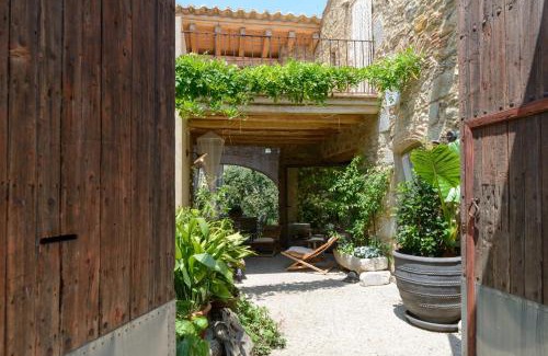 Palau-Saverdera House | Experience El Salt de la Reina: Oceanfront with Pool & Pets