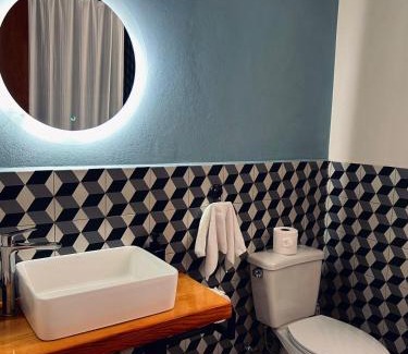 Centro House | Budget-Friendly El Salto de Camela Hostal - Guest Rated 9.5