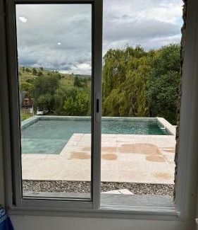 Calamuchita Department Ski Chalet | Relax at El Sauce: Pet-Friendly Oasis with Ocean Views