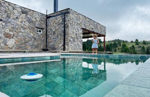 Calamuchita Department Ski Chalet | Relax at El Sauce: Pet-Friendly Oasis with Ocean Views