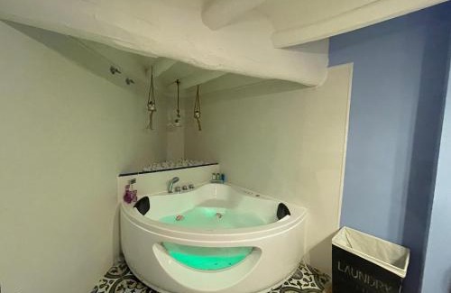 Vilaverd Apartment | Discover El Secret de la LLegenda La Princesa: Pool & Spa Oasis