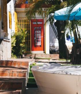Chacao Bed & Breakfast | Discover El Sofá Caracas: Family-Friendly Beach Retreat