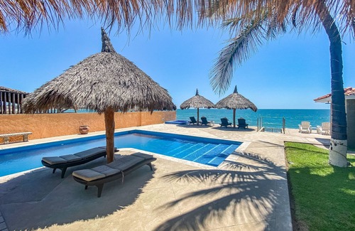 Mazatlan Villa | Beachfront Villa El Sol La Vida with Breathtaking Views