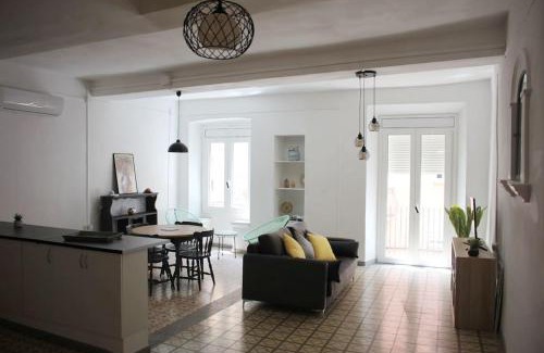 Santpedor Apartment | Discover El Terrer 1834: Family-Friendly Apartment Retreat