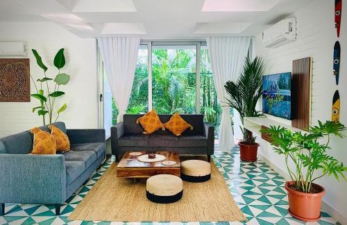 Mapusa Apartment | Discover El Tesoro Apartment: 4-Star Comfort with Pool