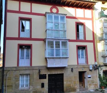 Haro Apartment | Discover El Tesoro de Baco: Pet-Friendly Retreat with Top Rating