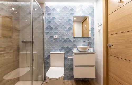 Deustuko San Pedro-Erribera Apartment | Discover El Toison: 4-Star Family Retreat in Historic Center