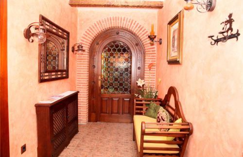 Arenas de San Pedro House | Discover El Torreón del Búho: Pet-Friendly 4-Star Retreat
