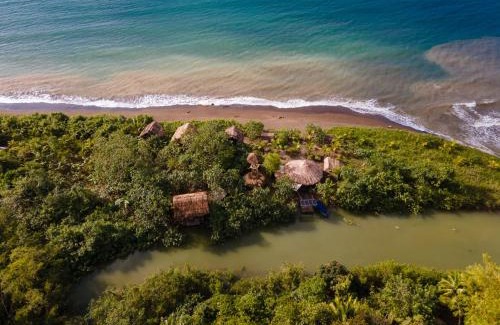 Arusi Cabin | Relax at El Vijo Surf Bungalows with Oceanfront Views