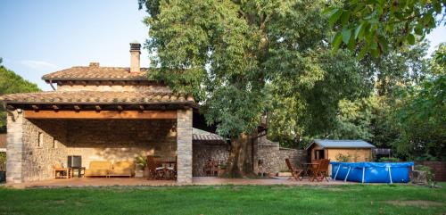 Sales de Llierca Ski Chalet | El Vilarot: Stone House Retreat Amid Nature's Beauty
