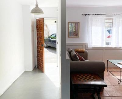 Cue House | Discover Family-Friendly Comfort at El Violetu Hotel