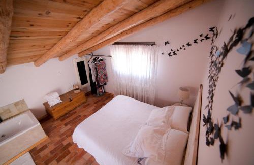 Albarracin House | El Zaguán: Pet-Friendly Retreat with Breakfast & Hot Tub