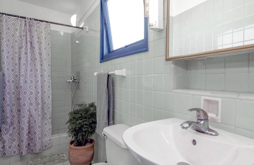 Centro Havana House | Highly Rated EL81 Guesthouse with Spa and Family-Friendly Perks