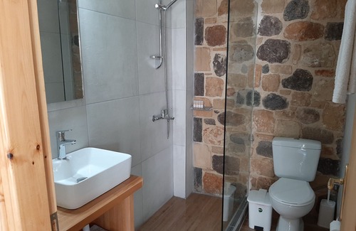 Souvala House | Relax at Ela Mesa: Oceanfront Haven with Pool & Dining