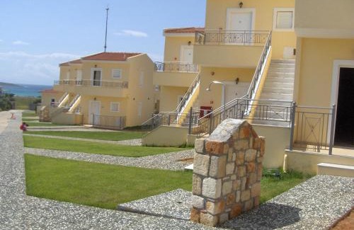 Elafonisos Hotel | Family-Friendly Elafonisos Diamond Resort with Breakfast Included