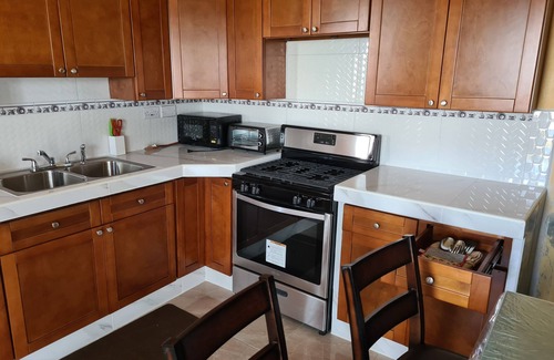 Mero Apartment | Ocean View Retreat at Elaine's - Rated 10/10 by Guests