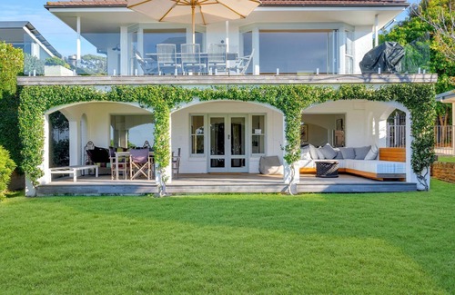 Hyams Beach House | Coastal Retreat: Elandra, Hyams Beach with Oceanfront Views