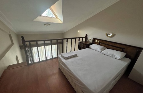 Sivrice Hotel | Beautiful Elazig Mavi Gol Otel with Pool and Ocean Views
