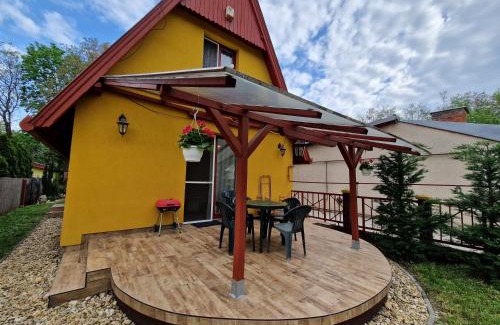 Gyoparosfuerdo House | Top-Rated Elbújtat-Lak Vendégház with Family Amenities