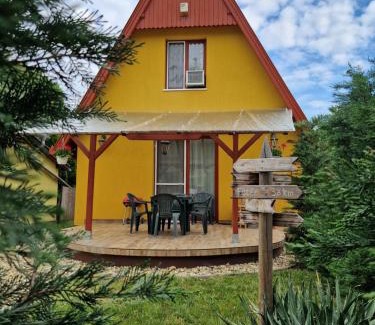 Gyoparosfuerdo House | Top-Rated Elbújtat-Lak Vendégház with Family Amenities