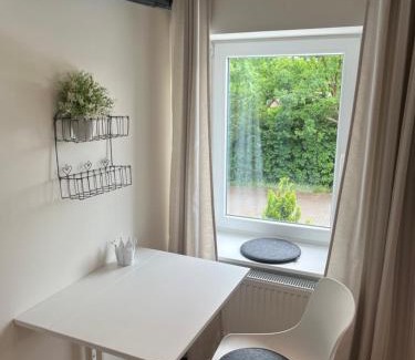 Neu Darchau Apartment | Pet-Friendly Elb Nest Gästehaus with Ocean View & Dining