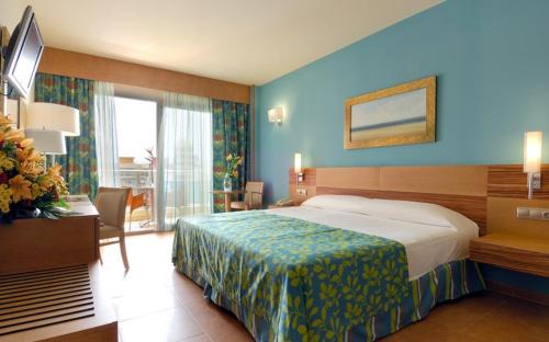 Caleta de Fuste Resort | Experience Elba Carlota Beach & Golf Resort: 4-Star Retreat