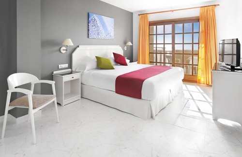 Caleta de Fuste Hotel | Discover Elba Castillo San Jorge & Antigua Suite Hotel