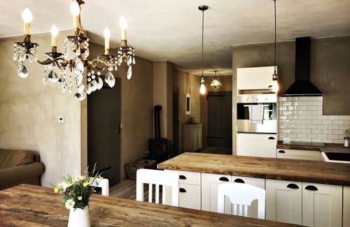 Modlich House | Elbeglück: Cozy Holiday House with Ocean View & Fireplace