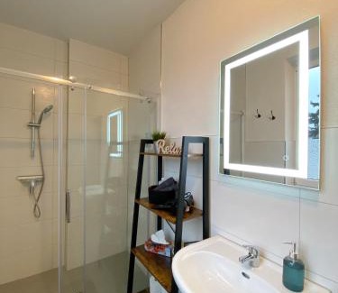Coswig Apartment | Charming Elbnahe Ferienwohnung with Family-Friendly Amenities