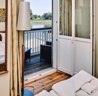 Woerlitz Hotel | Discover Elbterrasse Wörlitz: Family-Friendly with Breakfast